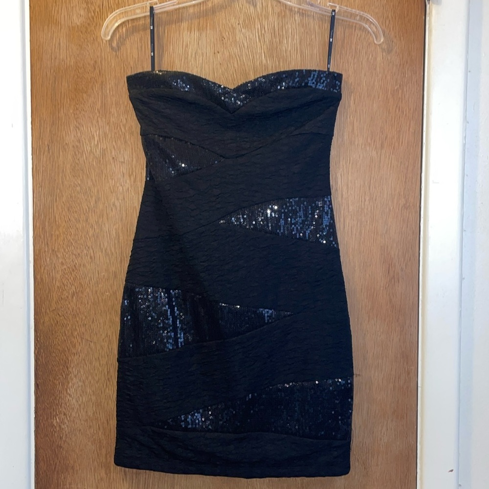 Forever 21 Hot Little Black Dress 
Sz S/P Beautiful Squins